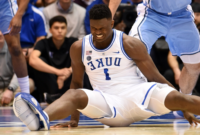 Làm thế nào Zion Williamson đạp rách cả đôi giày? Nghe cựu designer của Nike lý giải nguyên nhân Làm thế nào Zion Williamson đạp rách cả đôi giày? Nghe cựu designer của Nike lý giải nguyên nhân